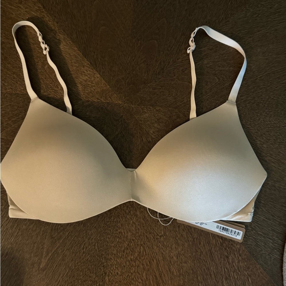 Skims push up plunge bra with tags